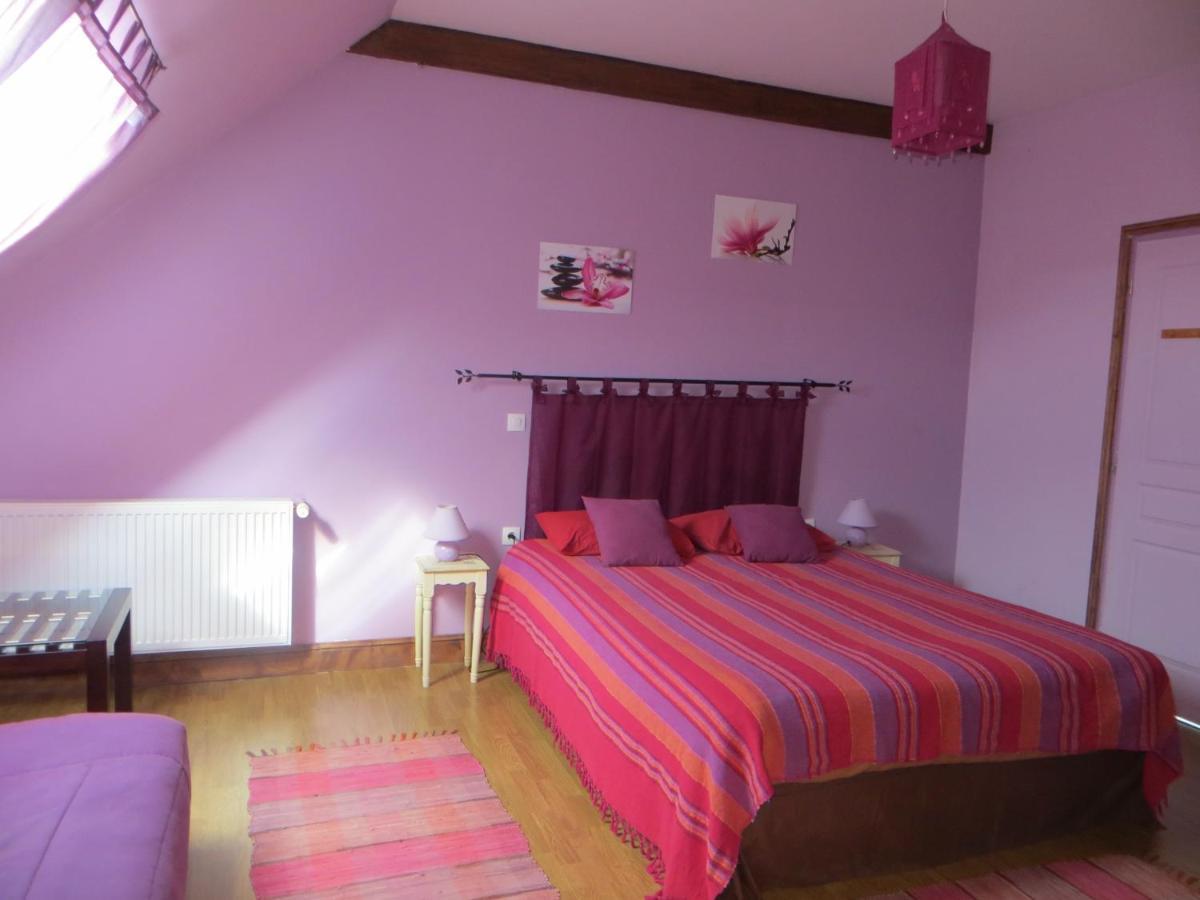 La Ferme De L'Isle Et Sa Roulotte Bed & Breakfast Avaray Екстериор снимка