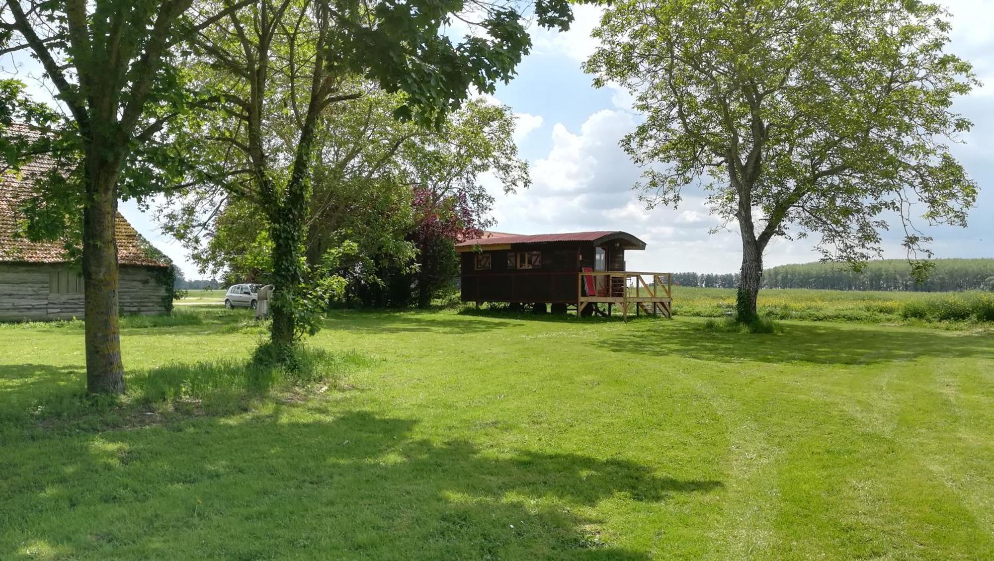 La Ferme De L'Isle Et Sa Roulotte Bed & Breakfast Avaray Стая снимка